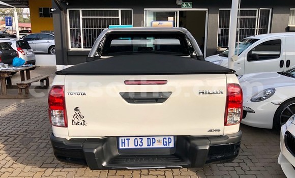اشتري مستعمل Toyota Hilux White سيارة في Mokhotlong في Berea اشتري مستعمل Toyota Hilux White سيارة في Mokhotlong في Berea
