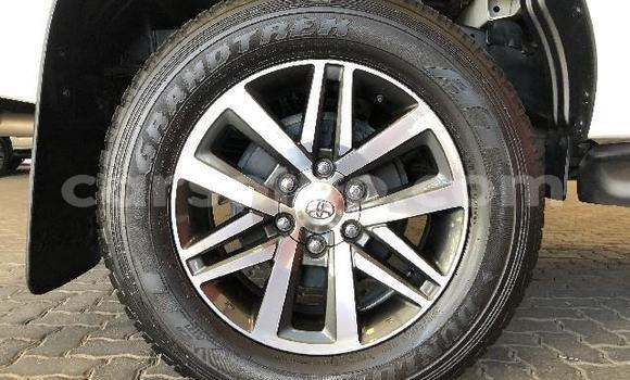 اشتري مستعمل Toyota Hilux White سيارة في Mokhotlong في Berea اشتري مستعمل Toyota Hilux White سيارة في Mokhotlong في Berea