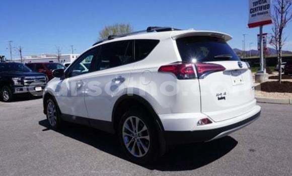 اشتري مستعمل Toyota RAV4 White سيارة في Maputsoa في Leribe اشتري مستعمل Toyota RAV4 White سيارة في Maputsoa في Leribe