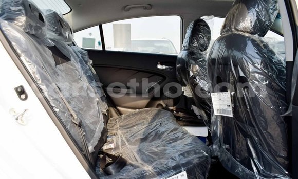 Sayi Imported Kia Cerato White Mota in Import - Dubai a Maseru Sayi Imported Kia Cerato White Mota in Import - Dubai a Maseru