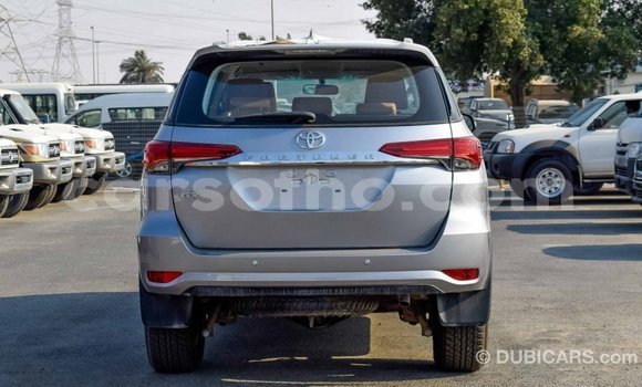 Acheter Import Voiture Toyota Fortuner Autre à Import - Dubai, Maseru Acheter Import Voiture Toyota Fortuner Autre à Import - Dubai, Maseru