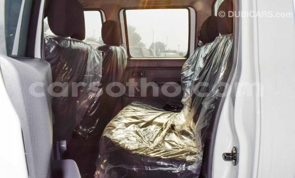 Acheter Import Voiture Nissan NP 300 Blanc à Import - Dubai, Maseru Acheter Import Voiture Nissan NP 300 Blanc à Import - Dubai, Maseru