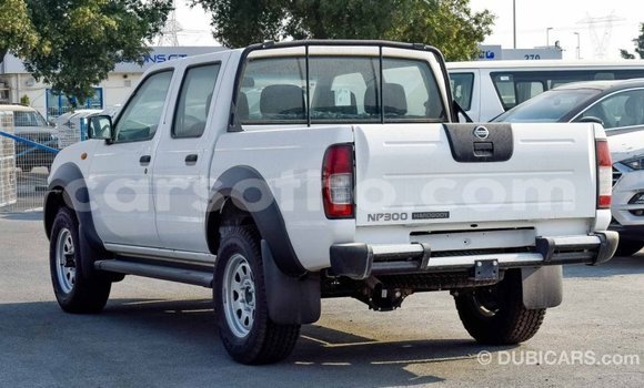 Acheter Import Voiture Nissan NP 300 Blanc à Import - Dubai, Maseru Acheter Import Voiture Nissan NP 300 Blanc à Import - Dubai, Maseru