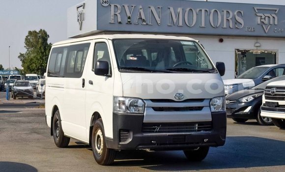 Acheter Import Voiture Toyota Hiace Blanc à Import - Dubai, Maseru Acheter Import Voiture Toyota Hiace Blanc à Import - Dubai, Maseru