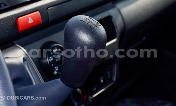 Acheter Import Voiture Toyota Hiace Blanc à Import - Dubai, Maseru Acheter Import Voiture Toyota Hiace Blanc à Import - Dubai, Maseru