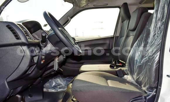 Acheter Import Voiture Toyota Hiace Blanc à Import - Dubai, Maseru Acheter Import Voiture Toyota Hiace Blanc à Import - Dubai, Maseru