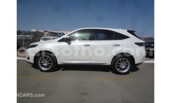 Sayi Imported Toyota Harrier White Mota in Import - Dubai a Maseru Sayi Imported Toyota Harrier White Mota in Import - Dubai a Maseru
