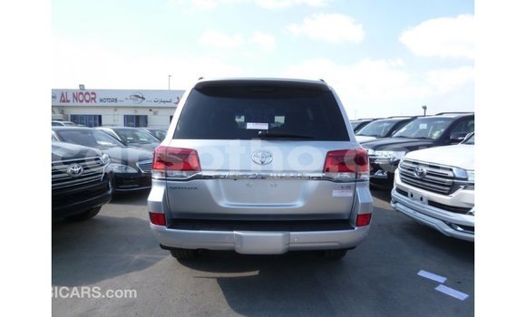 Sayi Imported Toyota Land Cruiser Other Mota in Import - Dubai a Maseru Sayi Imported Toyota Land Cruiser Other Mota in Import - Dubai a Maseru