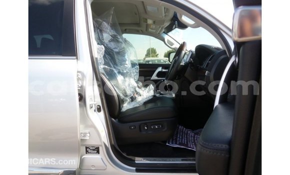Sayi Imported Toyota Land Cruiser Other Mota in Import - Dubai a Maseru Sayi Imported Toyota Land Cruiser Other Mota in Import - Dubai a Maseru
