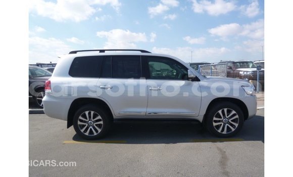Sayi Imported Toyota Land Cruiser Other Mota in Import - Dubai a Maseru Sayi Imported Toyota Land Cruiser Other Mota in Import - Dubai a Maseru