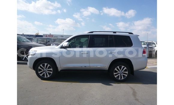Sayi Imported Toyota Land Cruiser Other Mota in Import - Dubai a Maseru Sayi Imported Toyota Land Cruiser Other Mota in Import - Dubai a Maseru