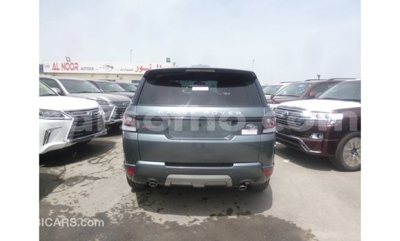 Sayi Imported Land Rover Range Rover Green Mota in Import - Dubai a Maseru Sayi Imported Land Rover Range Rover Green Mota in Import - Dubai a Maseru