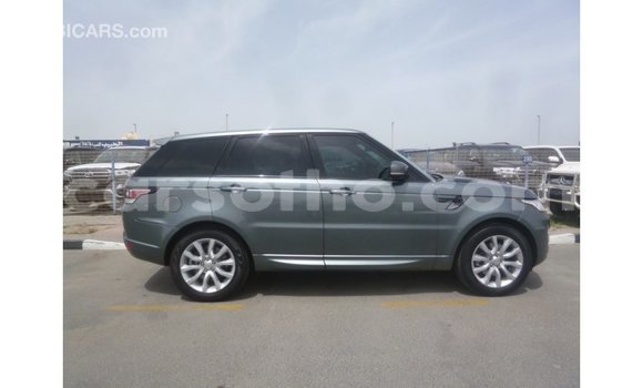 Sayi Imported Land Rover Range Rover Green Mota in Import - Dubai a Maseru Sayi Imported Land Rover Range Rover Green Mota in Import - Dubai a Maseru