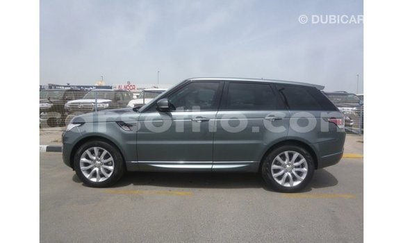 Sayi Imported Land Rover Range Rover Green Mota in Import - Dubai a Maseru Sayi Imported Land Rover Range Rover Green Mota in Import - Dubai a Maseru