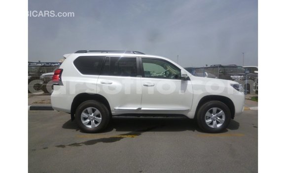 Sayi Imported Toyota Prado White Mota in Import - Dubai a Maseru Sayi Imported Toyota Prado White Mota in Import - Dubai a Maseru