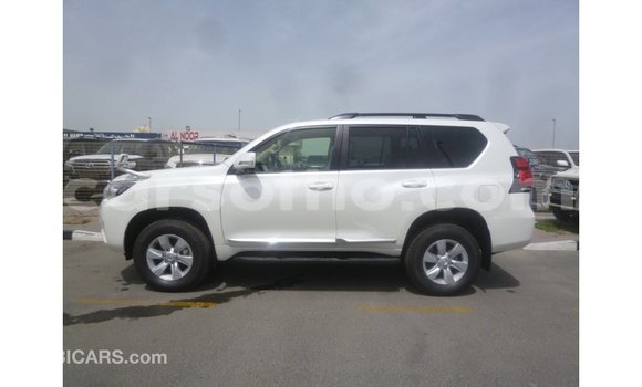 Sayi Imported Toyota Prado White Mota in Import - Dubai a Maseru Sayi Imported Toyota Prado White Mota in Import - Dubai a Maseru