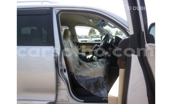 Sayi Imported Toyota Land Cruiser Other Mota in Import - Dubai a Maseru Sayi Imported Toyota Land Cruiser Other Mota in Import - Dubai a Maseru