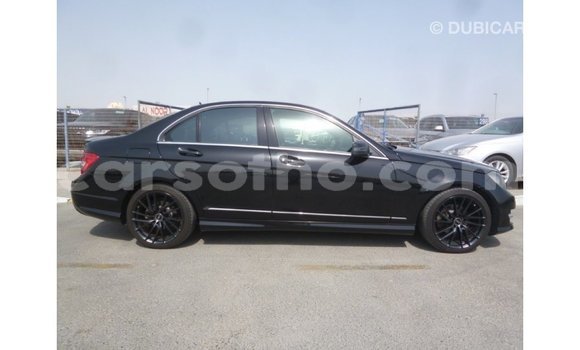 اشتري Imported Mercedes-Benz 190 Black سيارة في Import - Dubai في Maseru اشتري Imported Mercedes-Benz 190 Black سيارة في Import - Dubai في Maseru