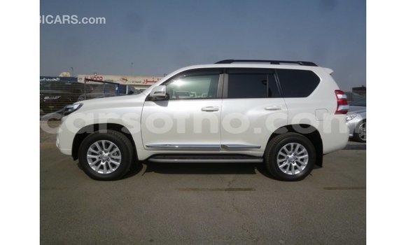 Sayi Imported Toyota Prado White Mota in Import - Dubai a Maseru Sayi Imported Toyota Prado White Mota in Import - Dubai a Maseru