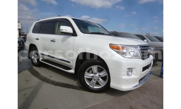 Buy Import Toyota Land Cruiser White Car in Import - Dubai in Maseru Buy Import Toyota Land Cruiser White Car in Import - Dubai in Maseru