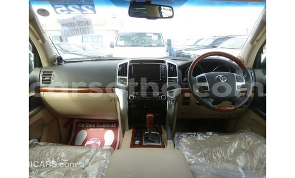Buy Import Toyota Land Cruiser White Car in Import - Dubai in Maseru Buy Import Toyota Land Cruiser White Car in Import - Dubai in Maseru
