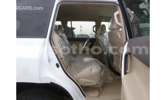 Sayi Imported Toyota Prado White Mota in Import - Dubai a Maseru Sayi Imported Toyota Prado White Mota in Import - Dubai a Maseru