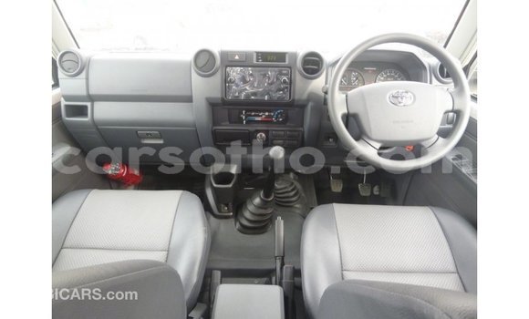 Buy Import Toyota Land Cruiser White Car in Import - Dubai in Maseru Buy Import Toyota Land Cruiser White Car in Import - Dubai in Maseru