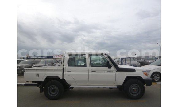 Buy Import Toyota Land Cruiser White Car in Import - Dubai in Maseru Buy Import Toyota Land Cruiser White Car in Import - Dubai in Maseru