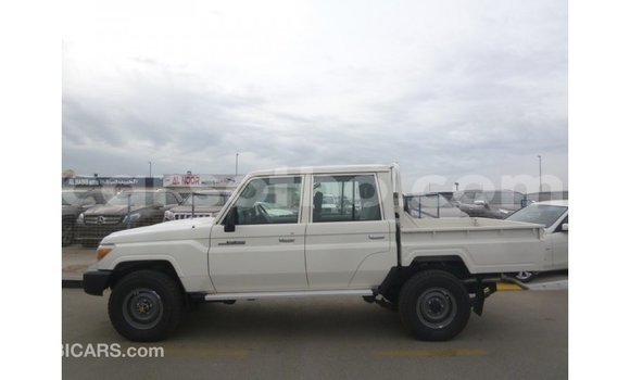 Buy Import Toyota Land Cruiser White Car in Import - Dubai in Maseru Buy Import Toyota Land Cruiser White Car in Import - Dubai in Maseru