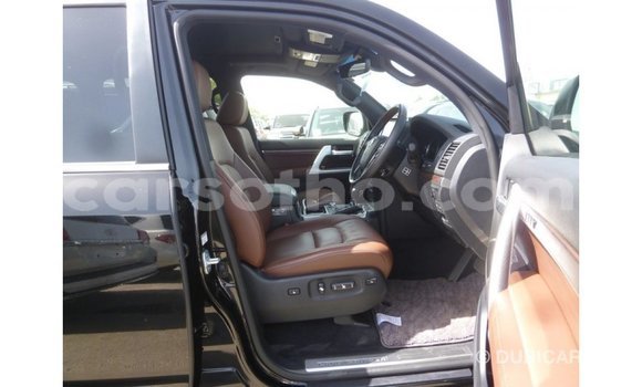 Sayi Imported Toyota Land Cruiser Black Mota in Import - Dubai a Maseru Sayi Imported Toyota Land Cruiser Black Mota in Import - Dubai a Maseru