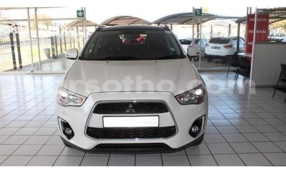 Sayi Na hannu Mitsubishi ASX White Mota in Roma a Maseru Sayi Na hannu Mitsubishi ASX White Mota in Roma a Maseru
