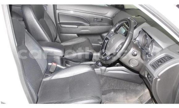 Sayi Na hannu Mitsubishi ASX White Mota in Roma a Maseru Sayi Na hannu Mitsubishi ASX White Mota in Roma a Maseru