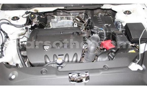 Sayi Na hannu Mitsubishi ASX White Mota in Roma a Maseru Sayi Na hannu Mitsubishi ASX White Mota in Roma a Maseru