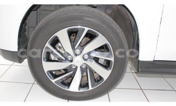 Sayi Na hannu Mitsubishi ASX White Mota in Roma a Maseru Sayi Na hannu Mitsubishi ASX White Mota in Roma a Maseru