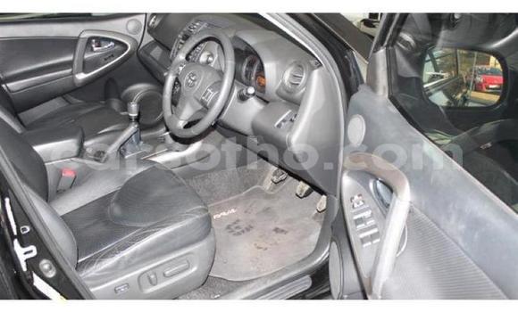 Sayi Na hannu Toyota RAV4 Black Mota in Teyateyaneng a Berea Sayi Na hannu Toyota RAV4 Black Mota in Teyateyaneng a Berea