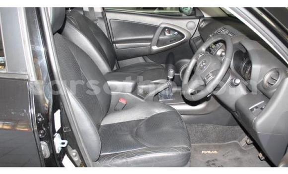 Sayi Na hannu Toyota RAV4 Black Mota in Teyateyaneng a Berea Sayi Na hannu Toyota RAV4 Black Mota in Teyateyaneng a Berea