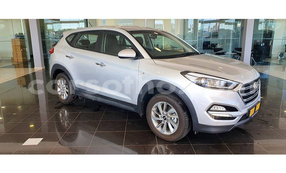 Sayi Na hannu Hyundai Tucson White Mota in Maseru a Maseru Sayi Na hannu Hyundai Tucson White Mota in Maseru a Maseru