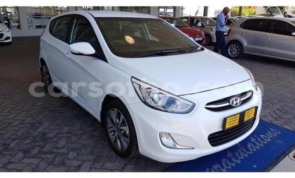 اشتري مستعمل Hyundai Accent White سيارة في Import - Dubai في Maseru اشتري مستعمل Hyundai Accent White سيارة في Import - Dubai في Maseru