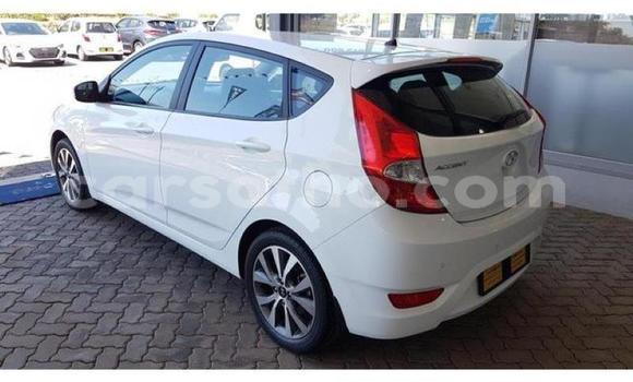 اشتري مستعمل Hyundai Accent White سيارة في Import - Dubai في Maseru اشتري مستعمل Hyundai Accent White سيارة في Import - Dubai في Maseru