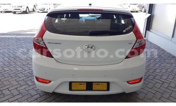 اشتري مستعمل Hyundai Accent White سيارة في Import - Dubai في Maseru اشتري مستعمل Hyundai Accent White سيارة في Import - Dubai في Maseru