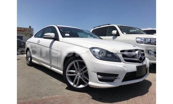 Buy Import Mercedes-Benz 190 White Car in Import - Dubai in Maseru Buy Import Mercedes-Benz 190 White Car in Import - Dubai in Maseru