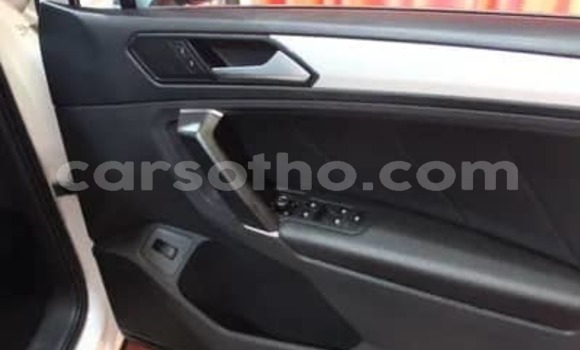 اشتري مستعمل Volkswagen Tiguan White سيارة في Maseru في Maseru اشتري مستعمل Volkswagen Tiguan White سيارة في Maseru في Maseru