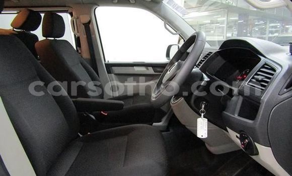 Acheter Occasion Voiture Volkswagen Transporter Blanc à Maseru, Maseru Acheter Occasion Voiture Volkswagen Transporter Blanc à Maseru, Maseru