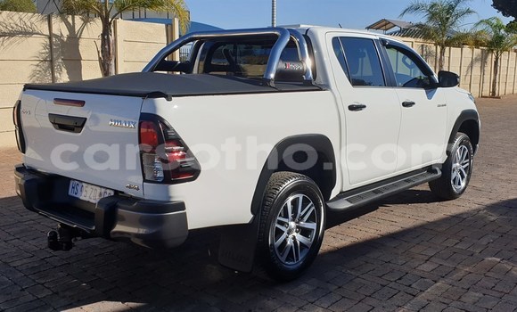 اشتري مستعمل Toyota Hilux White سيارة في Maseru في Maseru اشتري مستعمل Toyota Hilux White سيارة في Maseru في Maseru