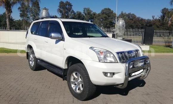 Acheter Occasion Voiture Toyota Land Cruiser Blanc à Maputsoe, Leribe Acheter Occasion Voiture Toyota Land Cruiser Blanc à Maputsoe, Leribe