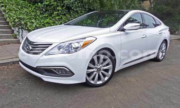 Acheter Occasion Voiture Hyundai Sonata Blanc à Butha–Buthe, Thaba-Tseka Acheter Occasion Voiture Hyundai Sonata Blanc à Butha–Buthe, Thaba-Tseka