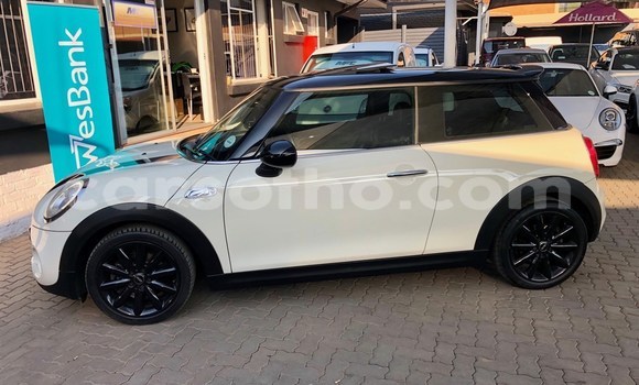 اشتري مستعمل Mini Cooper White سيارة في Maputsoe في Leribe اشتري مستعمل Mini Cooper White سيارة في Maputsoe في Leribe