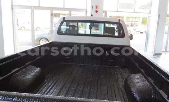 Buy Used Toyota Hilux White Car in Maseru in Maseru Buy Used Toyota Hilux White Car in Maseru in Maseru