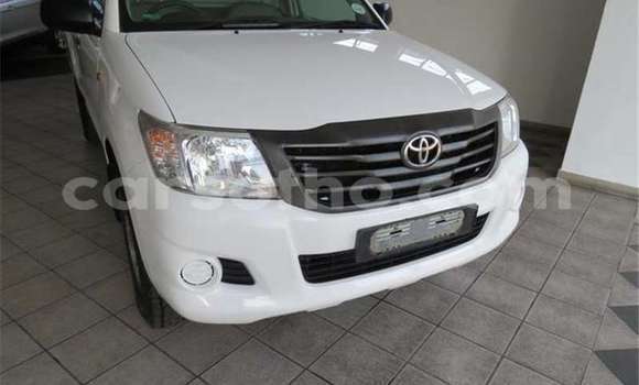 Buy Used Toyota Hilux White Car in Maseru in Maseru Buy Used Toyota Hilux White Car in Maseru in Maseru
