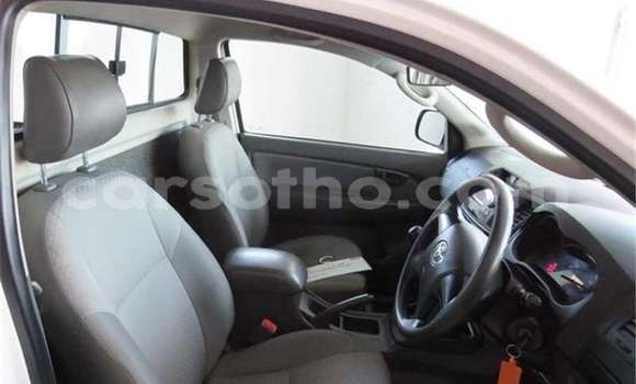 Buy Used Toyota Hilux White Car in Maseru in Maseru Buy Used Toyota Hilux White Car in Maseru in Maseru